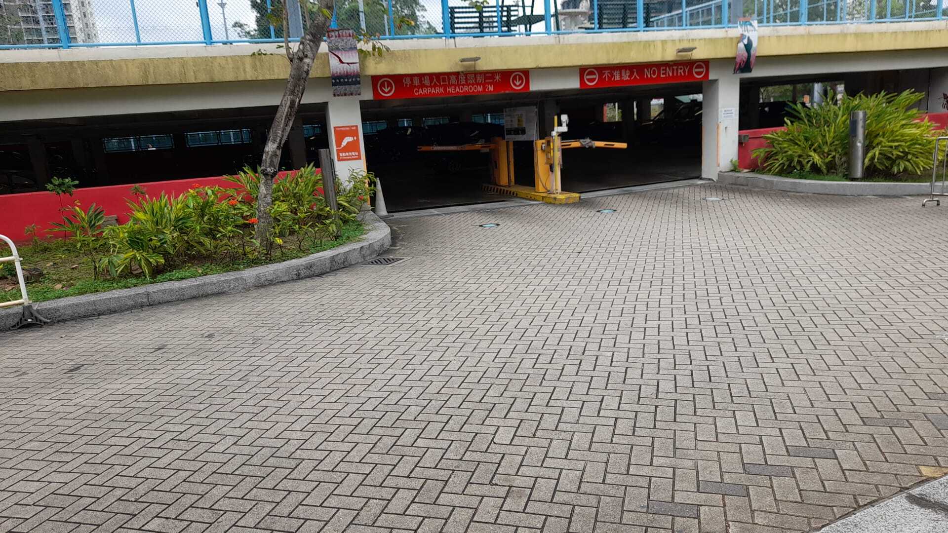 坪石遊樂場停車場 入口照片