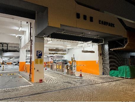 朗天苑室內停車場 入口照片
