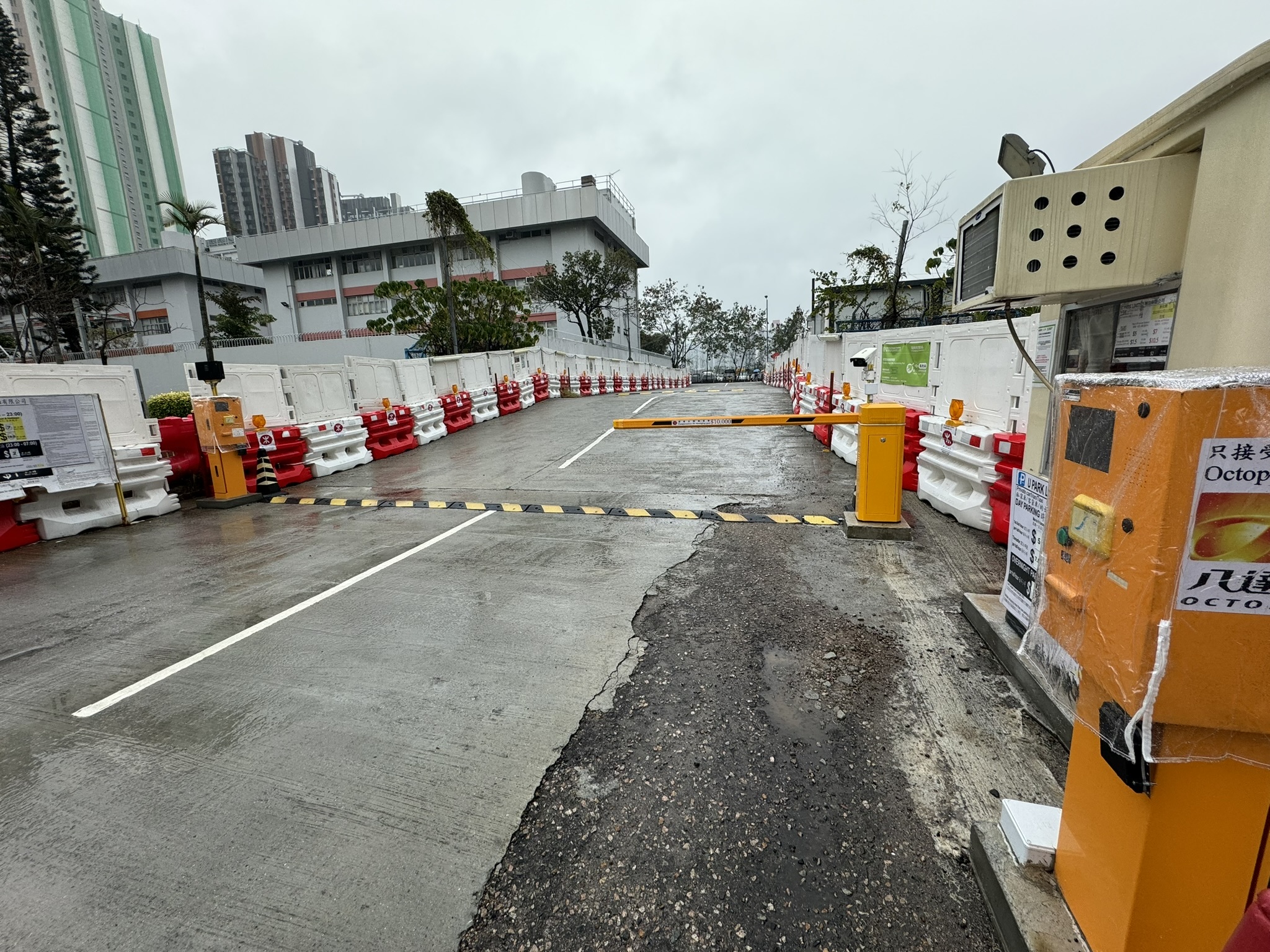 屯門游泳池停車場