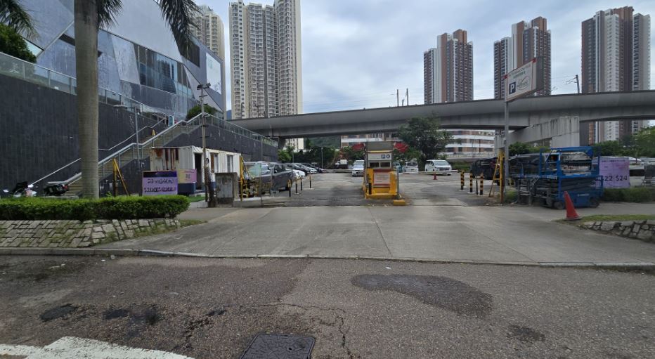 保泰街利華士智能停車場 入口照片